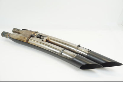 Snett uppifrån på Ljuddämpare Sport från en Victory Hammer -2012 motorcykel.