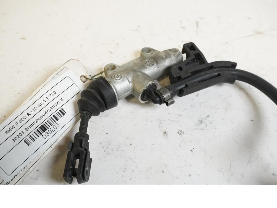 Framsidan på Bromshuvudcylinder från en BMW F 800 R -2010 motorcykel.