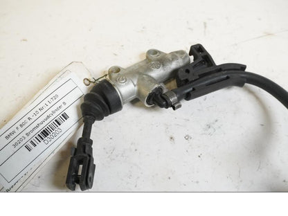 Framsidan på Bromshuvudcylinder från en BMW F 800 R -2010 motorcykel.