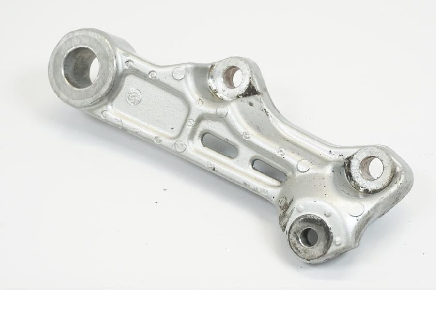 Framsidan på Bromsoksfäste från en Yamaha TRX 850 -1997 motorcykel.