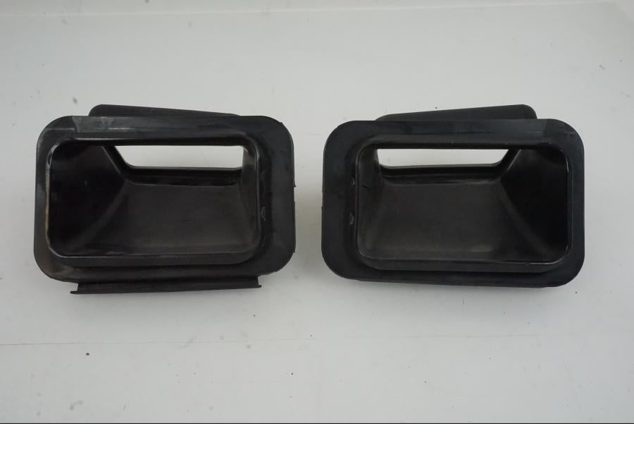 Höger sida på Luftintag från en KTM 1290 Super Duke -2019 motorcykel.