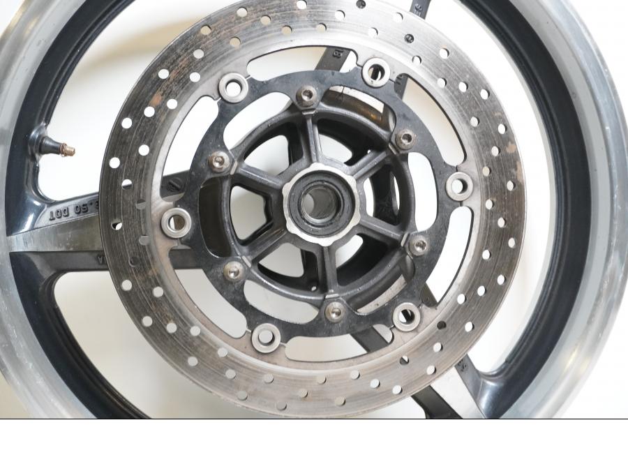 Extrabild3 på Fälg från en Yamaha XV 1700 -2003 motorcykel.