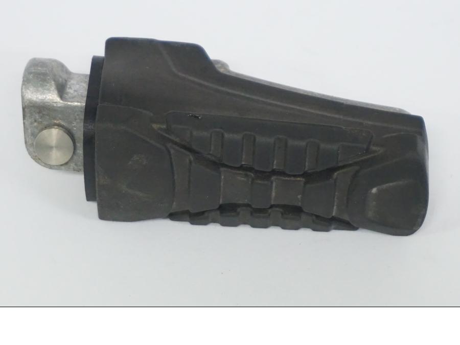 Vänster sida på Fotpinne från en BMW R 1250 GS -2022 motorcykel.