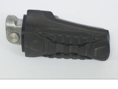 Vänster sida på Fotpinne från en BMW R 1250 GS -2022 motorcykel.