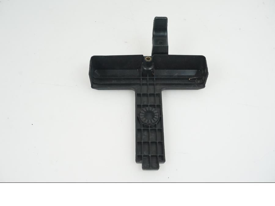 Höger sida på Batterihållare från en Ducati 848 EVO -2013 motorcykel.