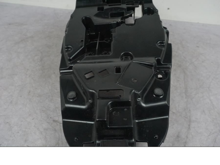 Vänster sida på Undertail från en Yamaha MT-09 -2024 motorcykel.