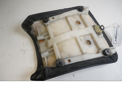 Höger sida på Sadel från en Yamaha YZF 750 R -1994 motorcykel.