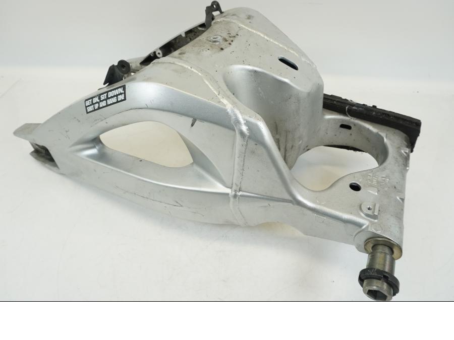 Snett uppifrån på Sving från en Suzuki GSX 1300 BK -2008 motorcykel.