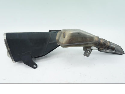 Höger sida på Ljuddämpare från en Kawasaki Z 800 -2013 motorcykel.