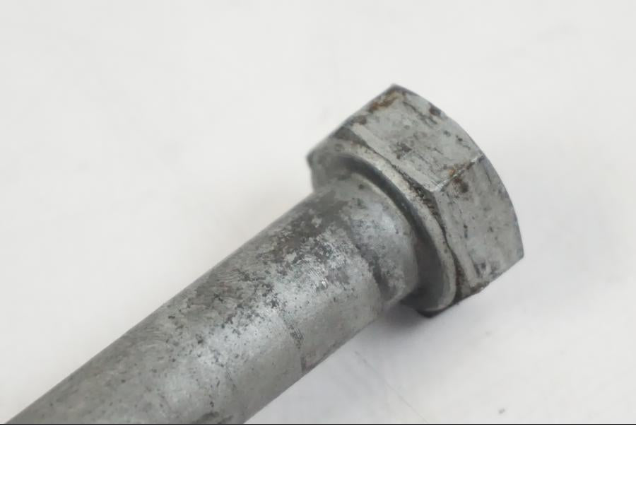 Baksidan på Axel från en BMW F 650 CS -2002 motorcykel.