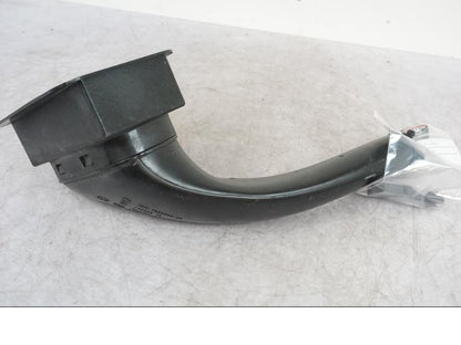 Vänster sida på Luftburksnorkel från en BMW F 800 R -2018 motorcykel.