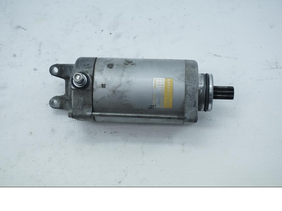 Framsidan på Startmotor från en KTM 950 SM -2006 motorcykel.