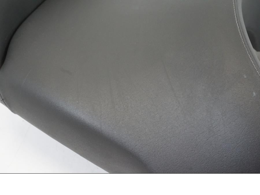 Baksidan på Sadel från en BMW K 1200 LT -2004 motorcykel.