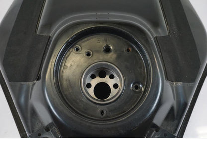 Höger sida på Bensintank från en Yamaha MT-07 -2016 motorcykel.