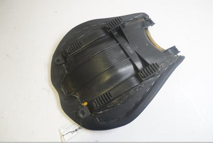 Höger sida på Sadel från en Ducati Surerbike 1098 -2009 motorcykel.