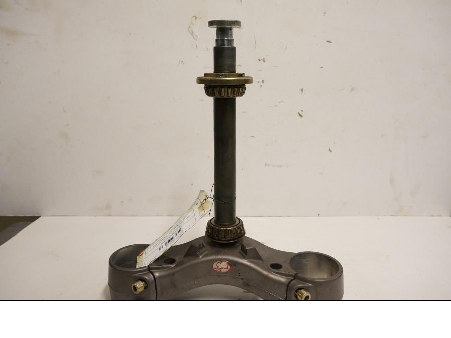 Framsidan på Gaffelkrona från en Cagiva Raptor 1000 -2002 motorcykel.