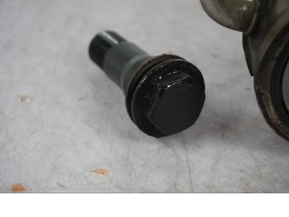 Snett nerifrån på Oljekyl från en Triumph Tiger Explorer -2016 motorcykel.