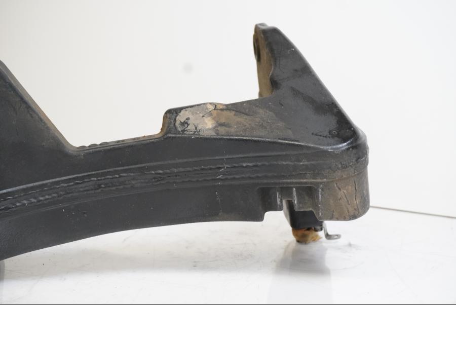 Höger sida på Oljetank från en KTM 990 Adventure -2007 motorcykel.