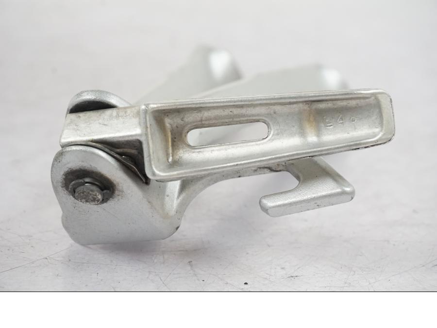 Snett nerifrån på Fotpinne från en Suzuki GSX-R 750 -2006 motorcykel.