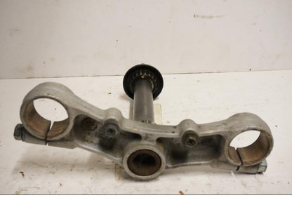 Baksidan på Gaffelkrona från en Suzuki GS 500 -2004 motorcykel.