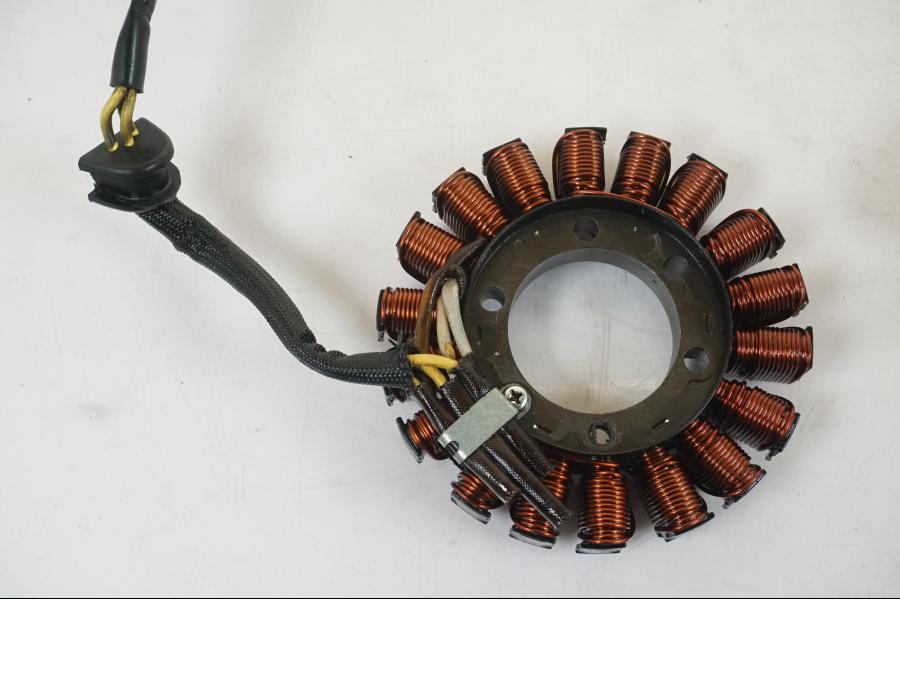 Extrabild2 på Generator från en KTM 1290 Super Duke R -2018 motorcykel.