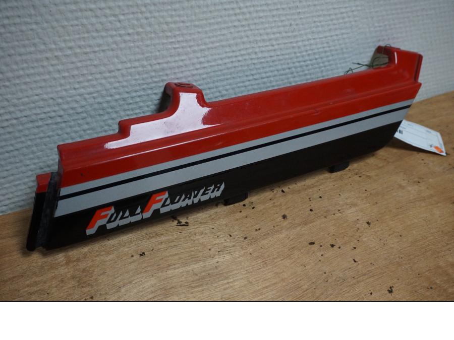 Baksidan på Sadelplast från en Suzuki GSX 1100 EF -1987 motorcykel.