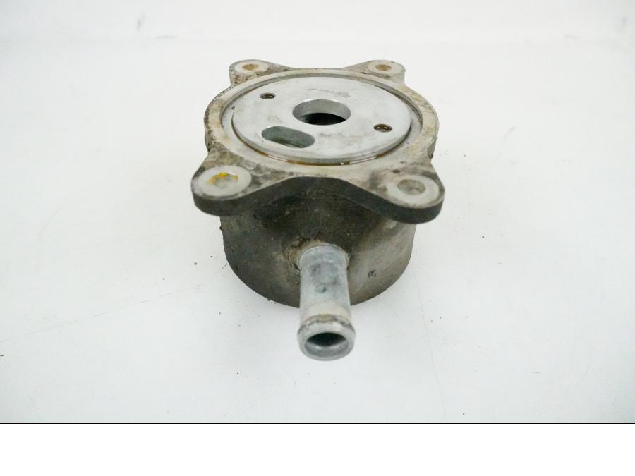 Höger sida på Oljekyl från en Yamaha FJR 1300 -2005 motorcykel.