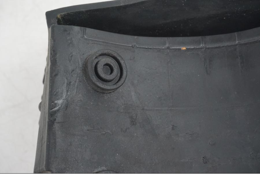 Extrabild3 på Batterihållare från en Ducati Hyperstrada -2013 motorcykel.