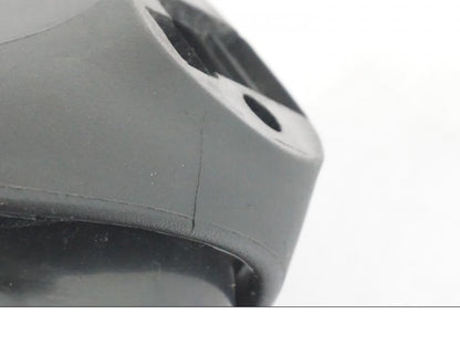 Snett uppifrån på Backspegel från en Suzuki GSX-R 750 -2007 motorcykel.