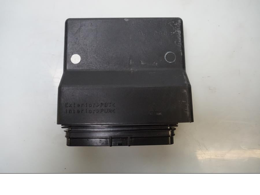 Framsidan på CDI / ECU från en Suzuki SV 650 -2004 motorcykel.