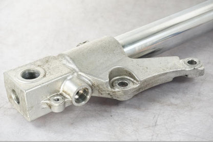 Baksidan på Gaffelben från en Suzuki GSX-R 750 -1992 motorcykel.