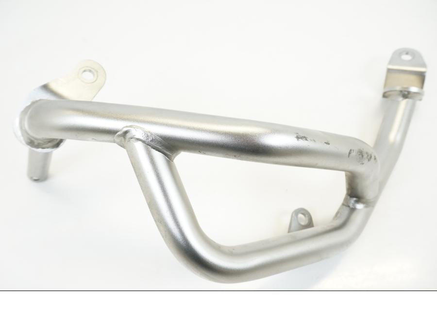 Framsidan på Motorskyddsbåge från en BMW F900R -2021 motorcykel.