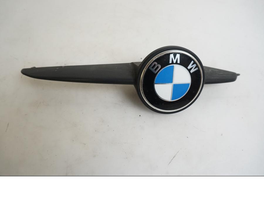 Framsidan på Luftvinge från en BMW K 1200 S -2007 motorcykel.