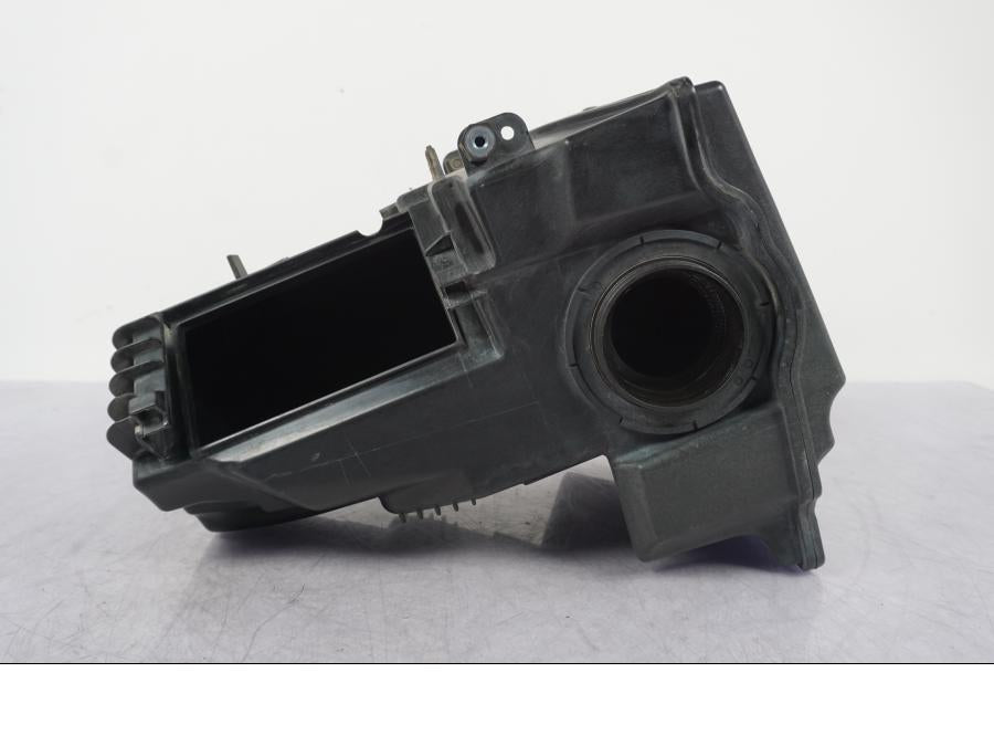 Höger sida på Luftburk från en BMW R 1200 GS -2005 motorcykel.