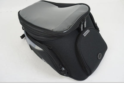 Baksidan på Bensintankväska från en Yamaha MT-09 Tracer -2015 motorcykel.