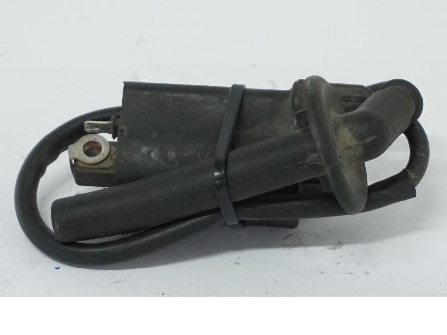 Baksidan på Tändspole från en Honda VFR 750 -1990 motorcykel.