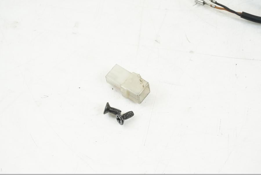 Baksidan på Värmehandtag från en BMW F 650 CS -2003 motorcykel.