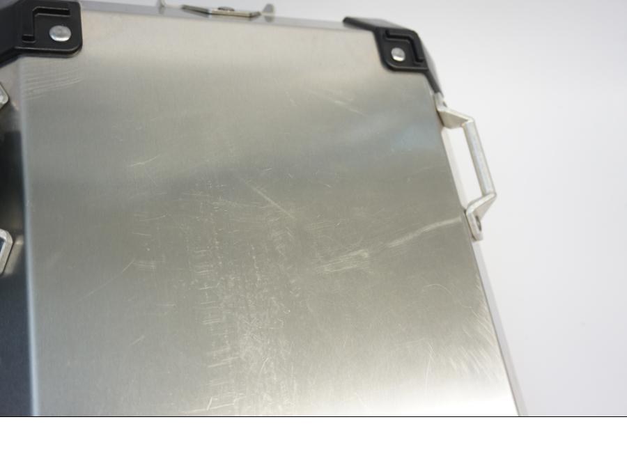 Snett uppifrån på Väsklock från en BMW R 1200 GS -2019 motorcykel.