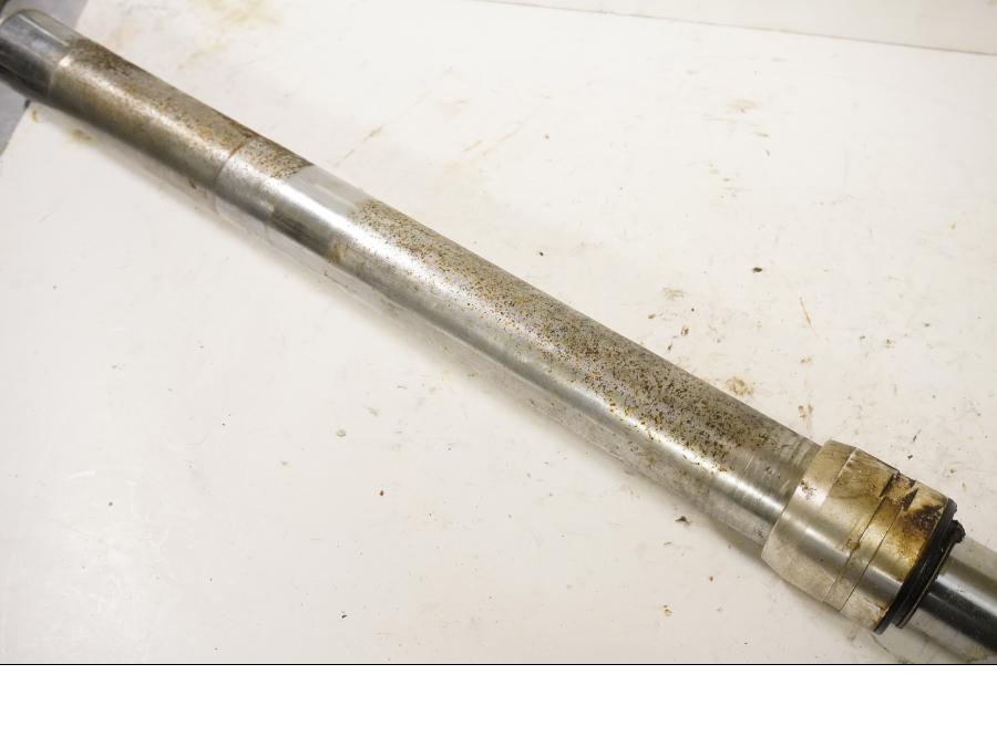 Vänster sida på Gaffelben från en Kawasaki KDX 125 -1991 motorcykel.