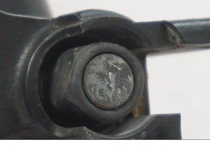 Vänster sida på Bromshuvudcylinder från en Triumph Tiger -2009 motorcykel.