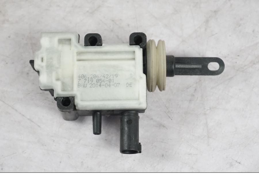 Snett uppifrån på Lås från en BMW K 1600 GTL -2015 motorcykel.