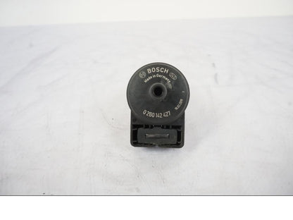 Baksidan på Fuel Evap System från en KTM 790 Duke -2019 motorcykel.