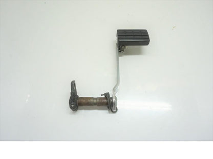 Framsidan på Bromspedal från en Yamaha XVZ 1300 -1997 motorcykel.