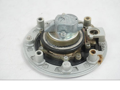 Extrabild6 på <p>Låssats från Suzuki DL 1000 2004.</p>

<p>1st nyckel, tändningslås, sadellås, tanklock och hjälmlås.</p> motorcykel.