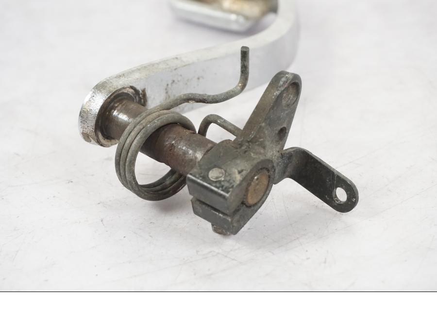 Extrabild1 på Bromspedal från en Yamaha XVS 1100 -2000 motorcykel.