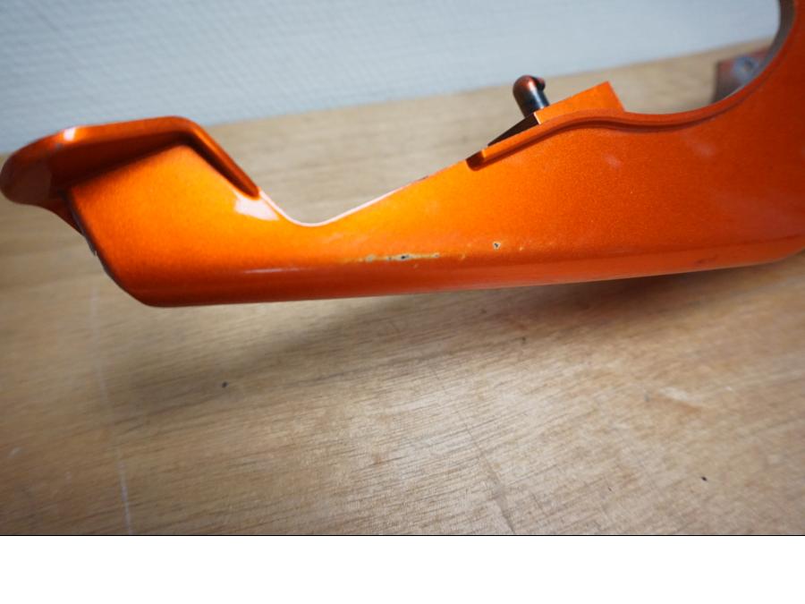 Höger sida på Bakvinge från en Suzuki GSX-R 1000 -2007 motorcykel.