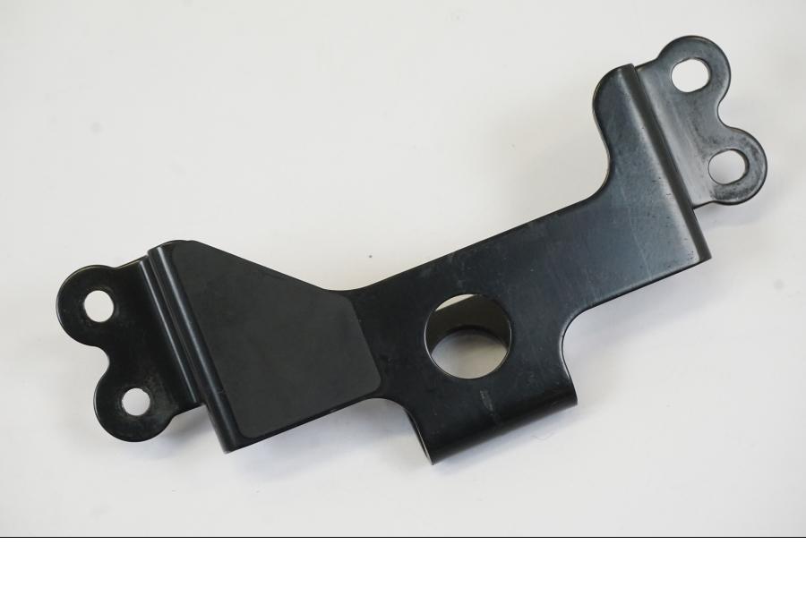 Framsidan på Batterihållare från en Yamaha MT-07 -2016 motorcykel.