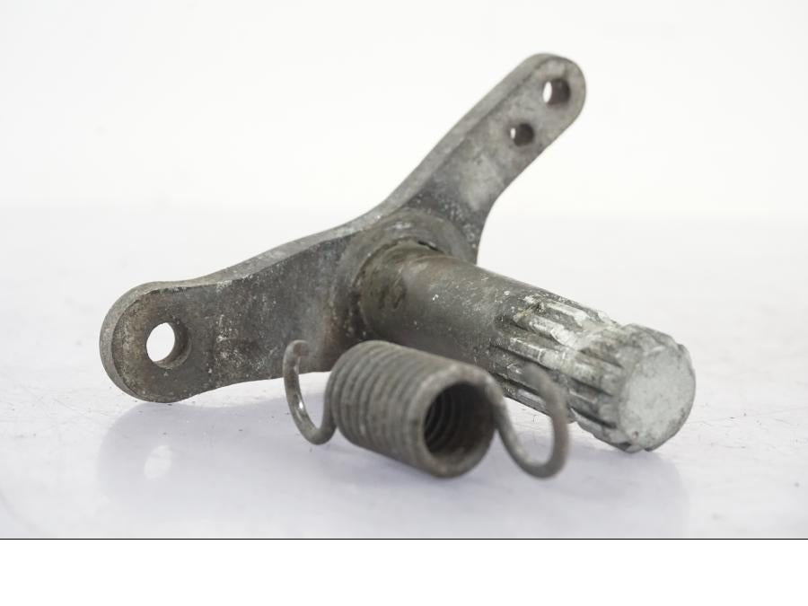 Framsidan på Bromslänkage från en Suzuki GSX 550 EF -1985 motorcykel.