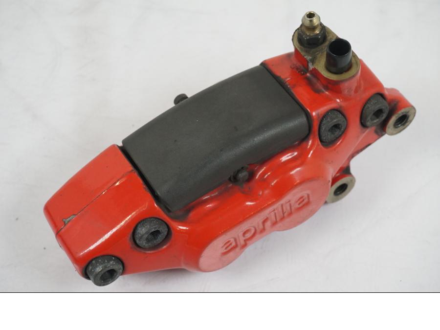 Baksidan på Bromsok från en Aprilia RS 125 -2000 motorcykel.