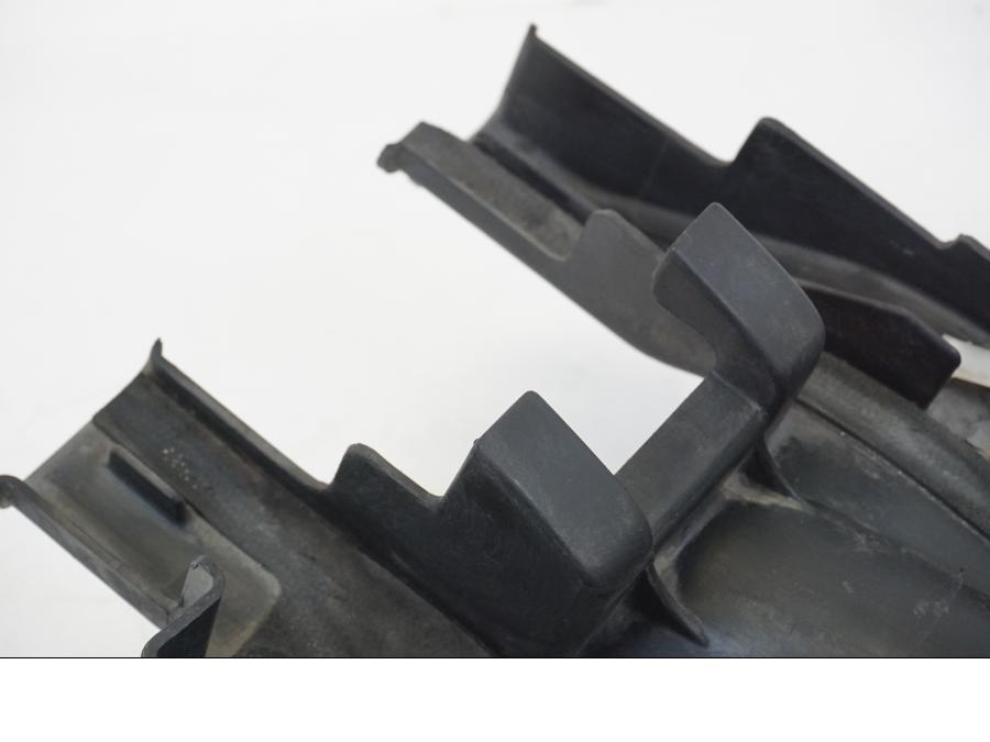 Baksidan på Undertail från en Kawasaki ZX-12R -2000 motorcykel.